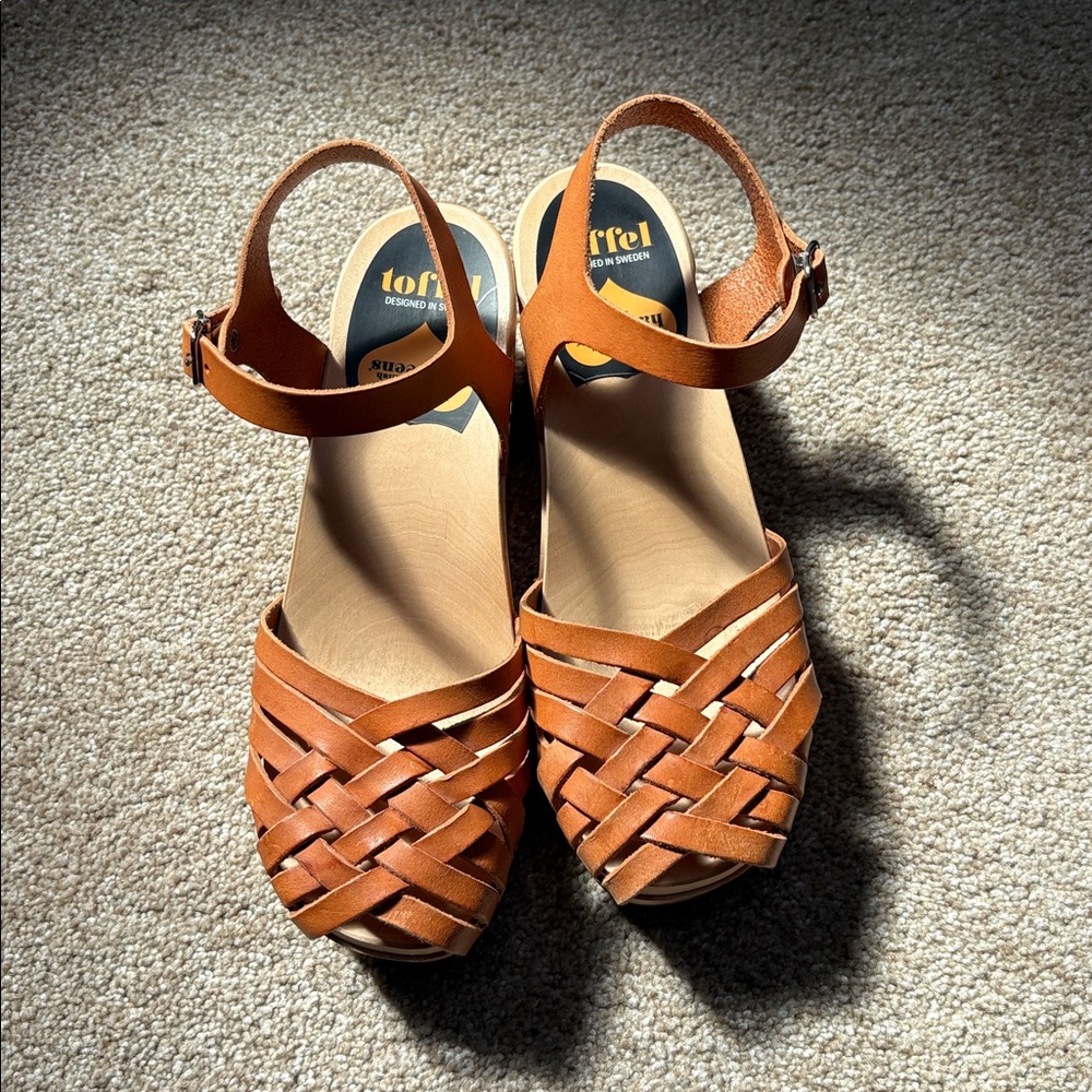 Swedish Hasbeens Tan Leather Woven Platform Clogs - Picture 2 of 8